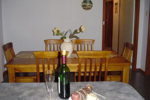 Catania Cottage & Farmhouse - Accommodation Mount Tamborine 5