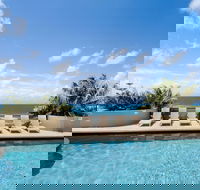 Clubb Coolum Beach Resort - Accommodation Mount Tamborine