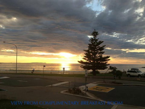 Beachhouse Mollymook - Accommodation Mount Tamborine 0