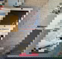 Crest Motor Inn - Accommodation Mount Tamborine