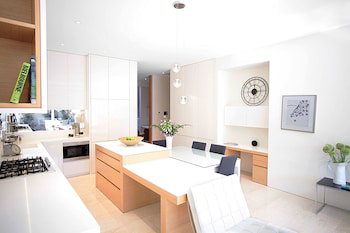 BOUTIQUE STAYS - The Residence - Accommodation Mount Tamborine 1