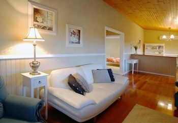 Barrington Hideaway- River Cottages - Accommodation Mount Tamborine 2