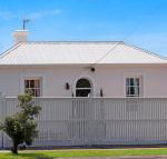 Historic Central Cottage in Warrnambool - Accommodation Mount Tamborine