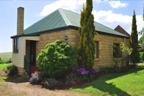Killynaught Spa Cottages - Accommodation Mount Tamborine 0