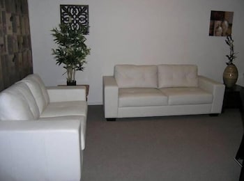 Insaa Serviced Apartments Dandenong - Accommodation Mount Tamborine 4