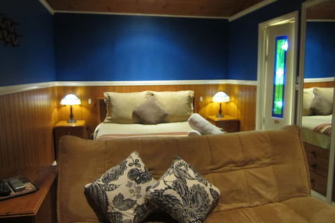 Willowlake Cottages - Accommodation Mount Tamborine 5