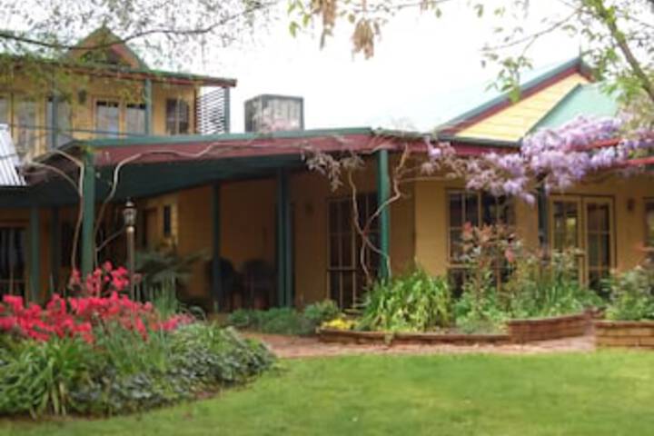 Howqua VIC Accommodation Mount Tamborine