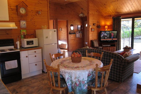 Edelweiss Cottage B&B - Accommodation Mount Tamborine 5