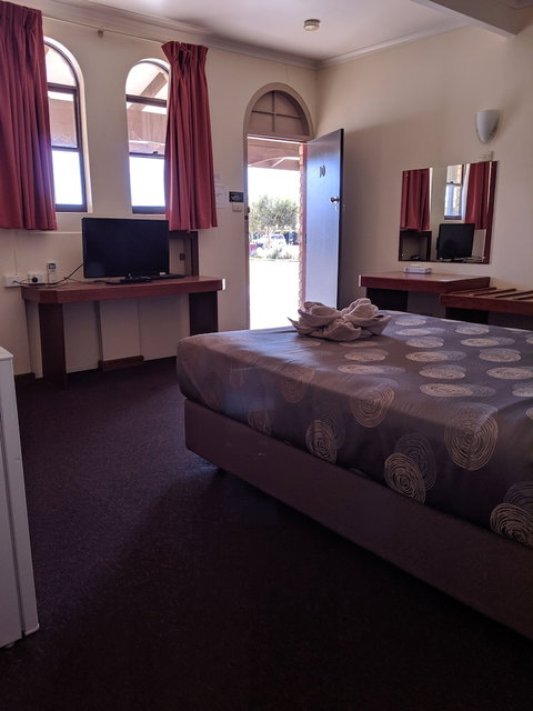 The Argent Motel - Accommodation Mount Tamborine 6