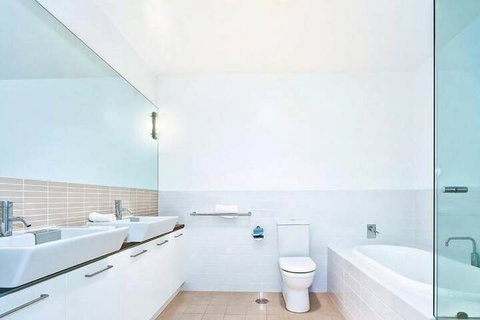 Breeze Beachfront Apartments - Accommodation Mount Tamborine 3