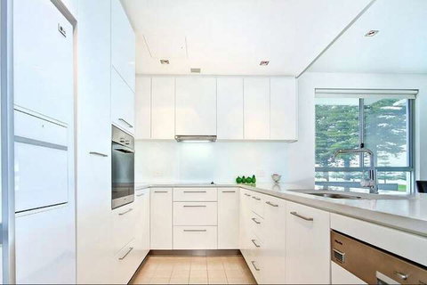 Breeze Beachfront Apartments - Accommodation Mount Tamborine 6