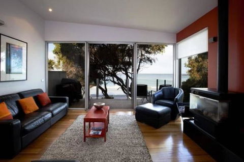 Battery Cove Beach Front Apartment - Accommodation Mount Tamborine 1