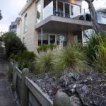 Battery Cove Beach Front Apartment - Accommodation Mount Tamborine 0