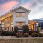 Alpine Snow Angels Retreat Luxurious Snowy Mountains Living - Accommodation Mount Tamborine 0