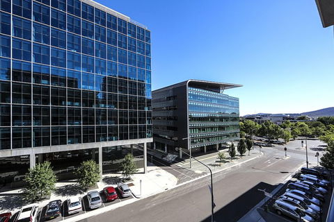 Accommodate Canberra - Metropolitan - Accommodation Mount Tamborine 5