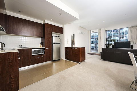 Accommodate Canberra - Metropolitan - Accommodation Mount Tamborine 1