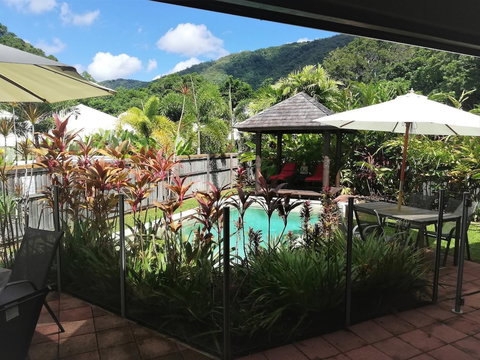 Latania Luxury Villas - Accommodation Mount Tamborine 3