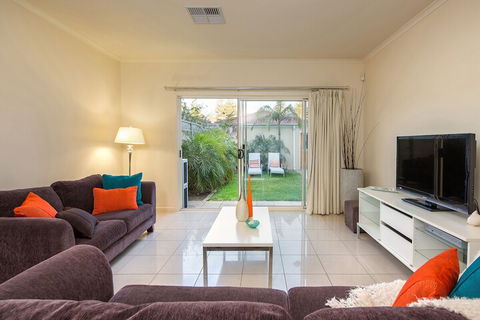 Adelaide Luxury Beach House - Accommodation Mount Tamborine 5
