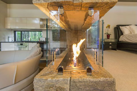The Feathered Nest - Wildlife Retreat - Accommodation Mount Tamborine 1