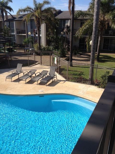 Mandurah Motel And Apartments - Accommodation Mount Tamborine 0