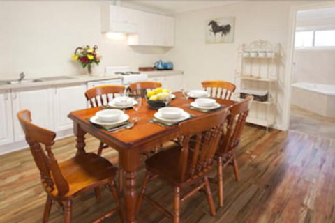 Brookfield Guesthouse - Accommodation Mount Tamborine 1