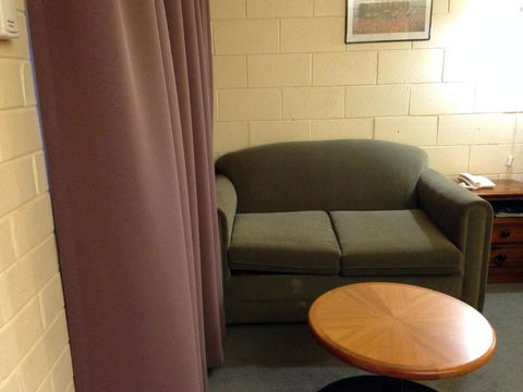 Robertson Country Motel - Accommodation Mount Tamborine 3