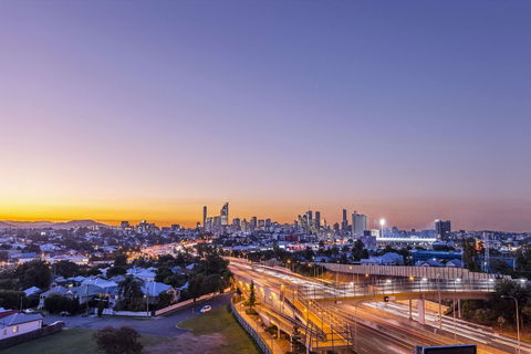 Oaks Brisbane Woolloongabba Suites - Accommodation Mount Tamborine 0