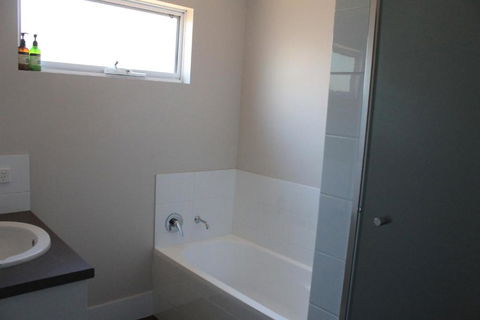 Bluebird Cottage - Accommodation Mount Tamborine 3