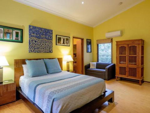 Five Bimba (Tractor House) - Accommodation Mount Tamborine 0