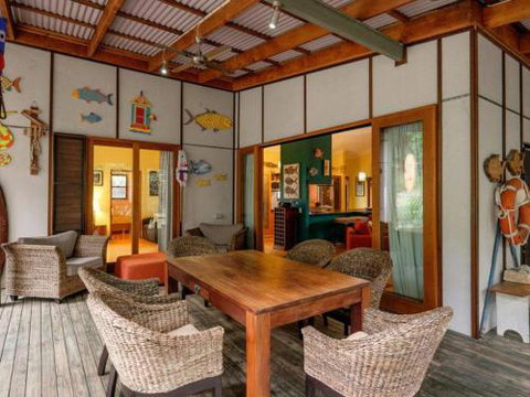 Five Bimba (Tractor House) - Accommodation Mount Tamborine 1