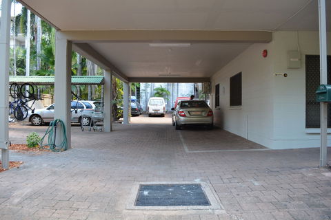 Frogshollow Backpackers - Accommodation Mount Tamborine 1