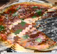 Fratelli Famous Pizzeria - Accommodation Mount Tamborine