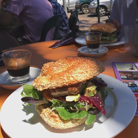 Lulu's Cafe - Accommodation Mount Tamborine 0