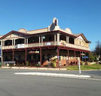 The Royal Hotel - Accommodation Mount Tamborine