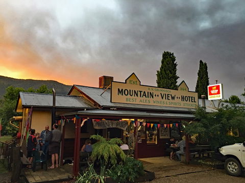 The Wandi Pub - Accommodation Mount Tamborine 0