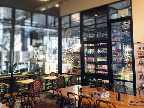 Botero - Accommodation Mount Tamborine 1