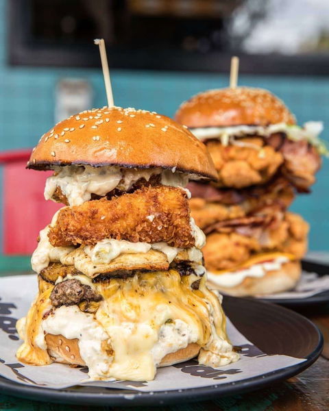 PHAT Pizza And Burger Bar - Accommodation Mount Tamborine 0