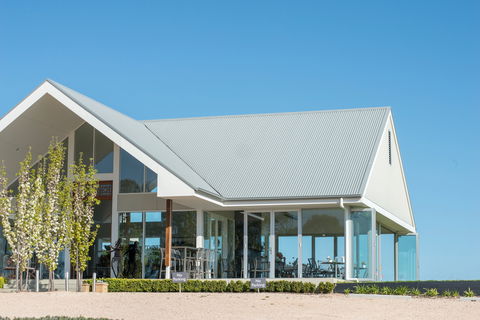 Artwine Cellar Door - Accommodation Mount Tamborine 1