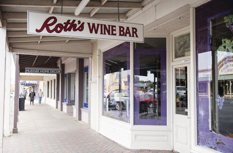 Roth's Wine Bar - Accommodation Mount Tamborine 2