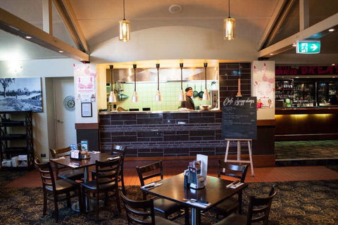 Petrie Hotel - Accommodation Mount Tamborine 0