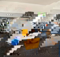 Summit Lounge at City Summit - Accommodation Mount Tamborine