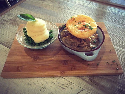 Zyka's Kitchen - Accommodation Mount Tamborine 0