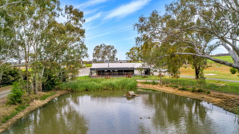 Jaeschkes Hill River Clare Estate - Accommodation Mount Tamborine 0