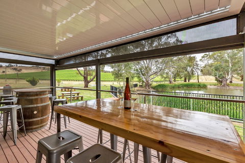 Jaeschkes Hill River Clare Estate - Accommodation Mount Tamborine 2