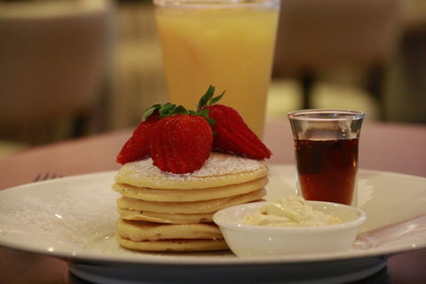 TABLE:30 - PARKROYAL - Accommodation Mount Tamborine 0