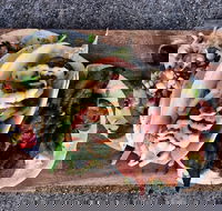 The Coughing Gherkin - Accommodation Mount Tamborine