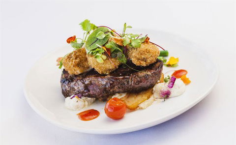 L' Aqua Restaurant - Accommodation Mount Tamborine 4