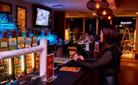 Zebu Bar & Grill - Accommodation Mount Tamborine 13