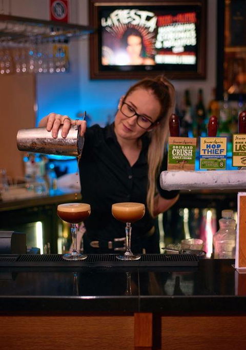 Zebu Bar & Grill - Accommodation Mount Tamborine 3