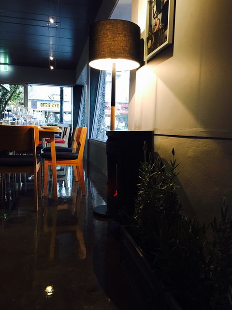 Zev's Bistro - Accommodation Mount Tamborine 5